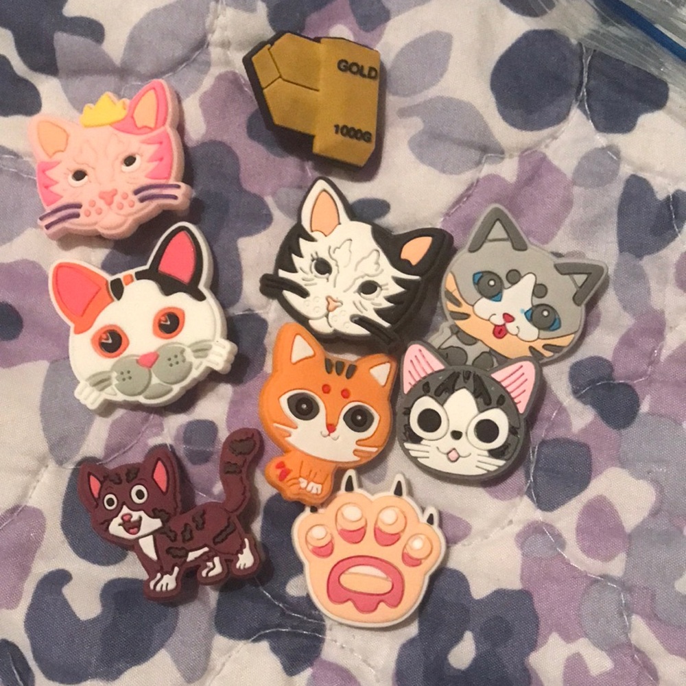 Selling these jibbitz!!